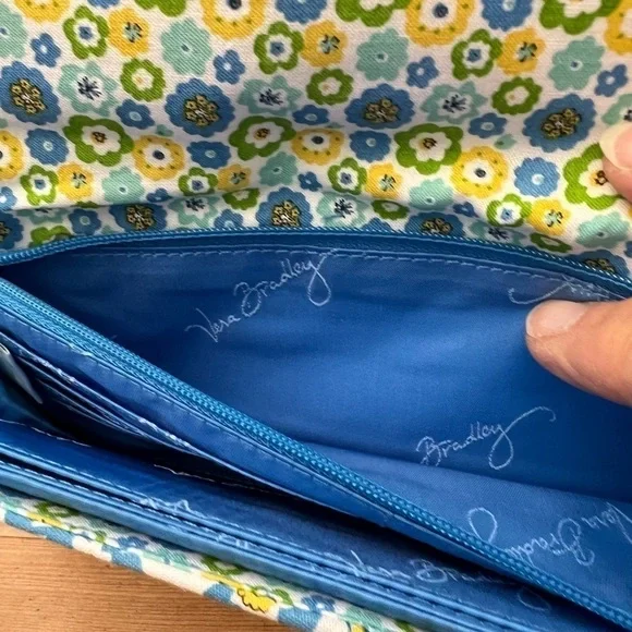 VERA BRADLEY English Meadow Wallet - Picture 3 of 7